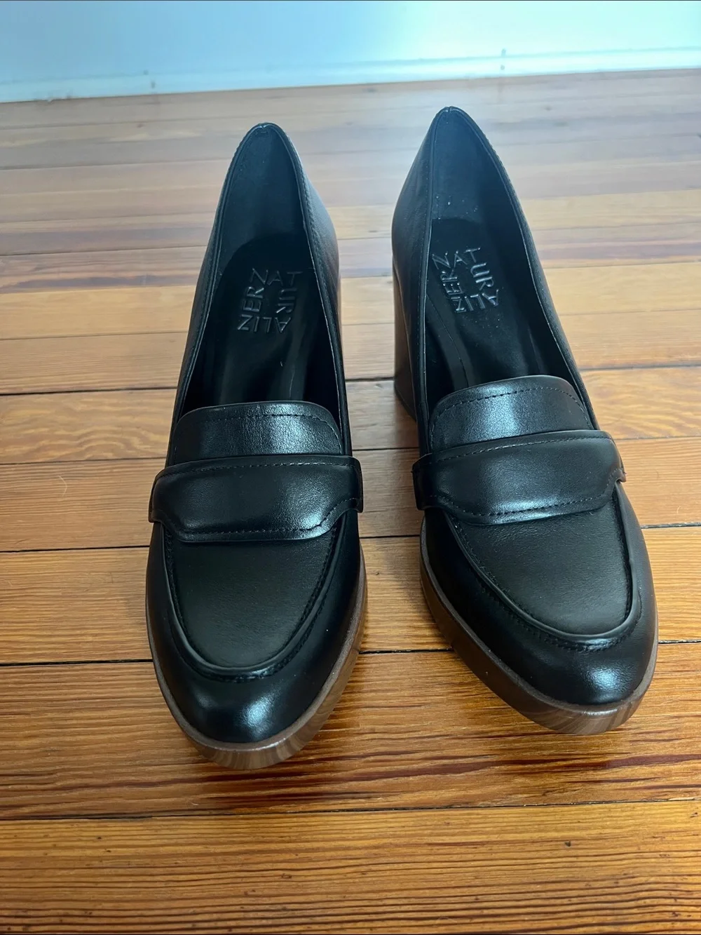 Naturalizer Black Leather Platform Loafer Pumps Chunky Wood Block Heel NWOB 6.5